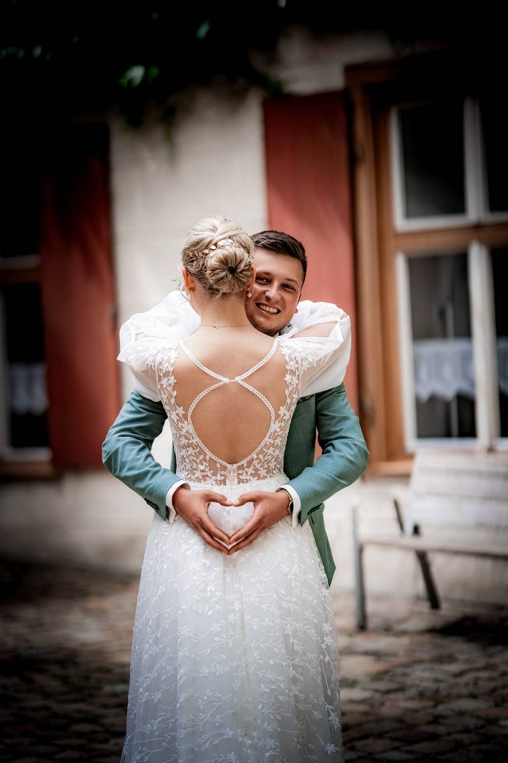 Standesamtliche Trauung im Schloss Sontheim: Laura und Martin (Bild 16)
