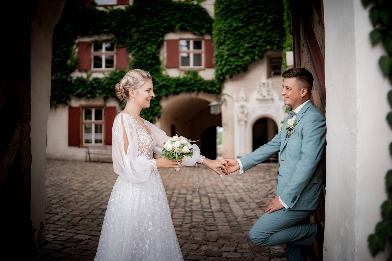 Standesamtliche Trauung im Schloss Sontheim: Laura und Martin (Bild 8)