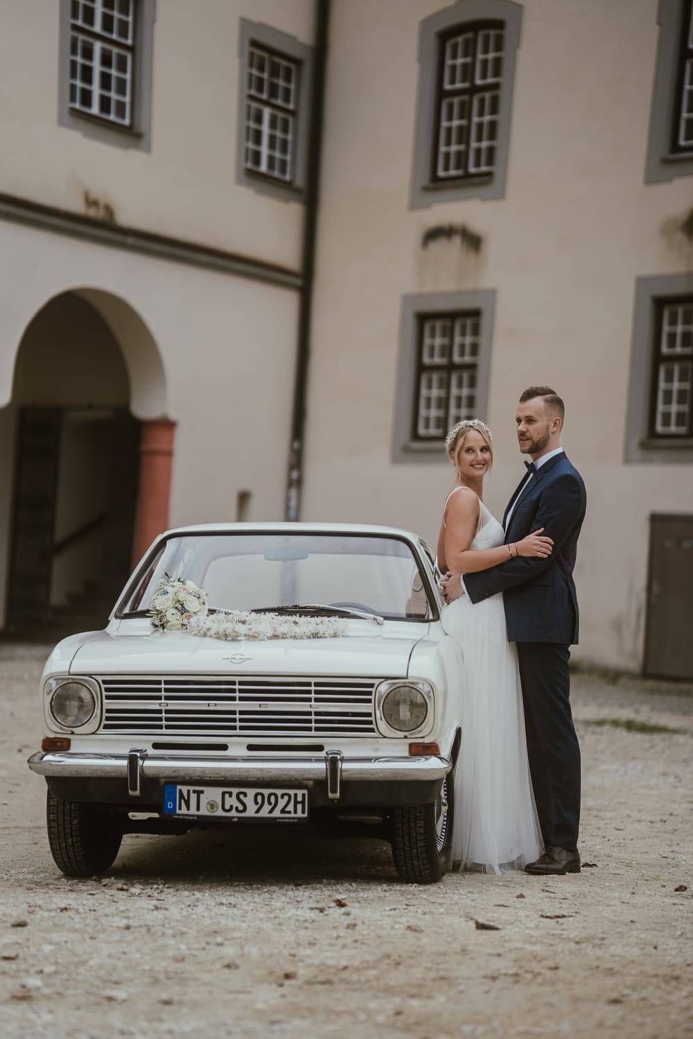 Standesamtliche Trauung im Schloss Laupheim: Caro und Chris (Bild 4)