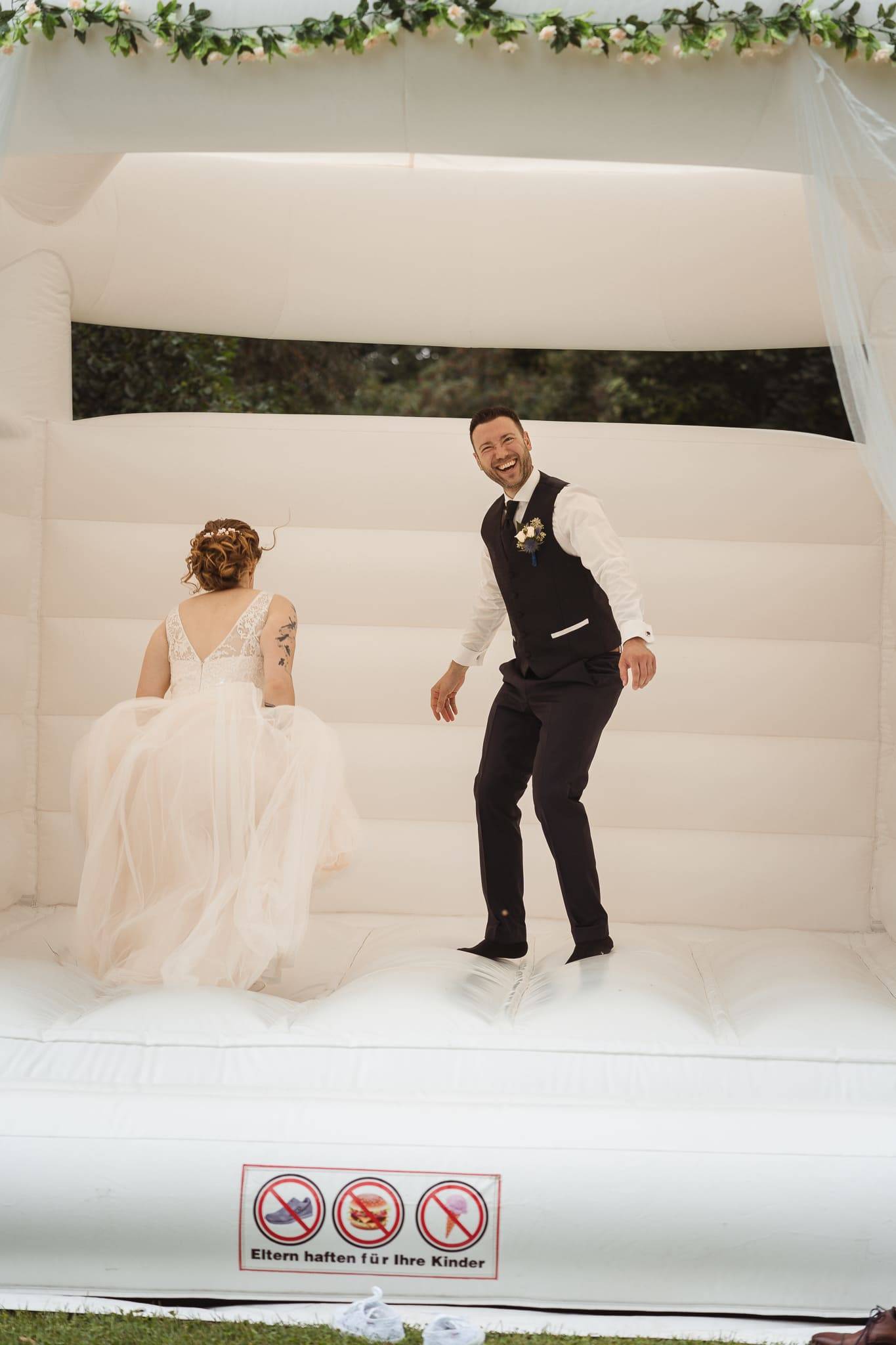 Hochzeit in der Alten Mühle Roggenburg: Ellie und Marc (Bild 21)