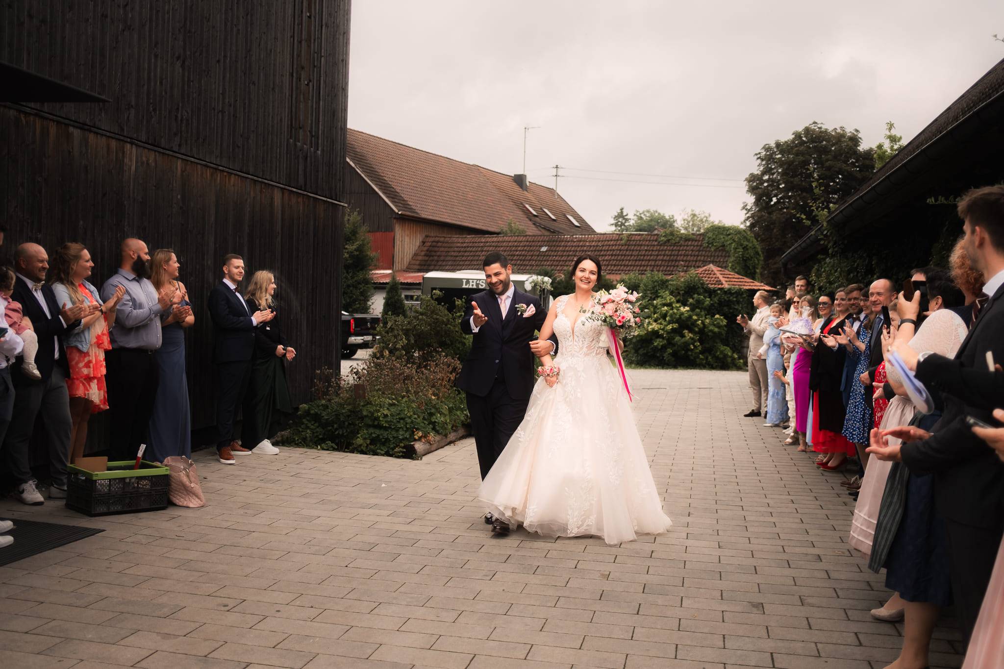 Hochzeit Lenderstuben Balzhausen: Francine und Tom (Bild 13)